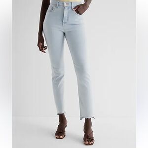Express  Super High Waisted Raw Hem Light Wash '90s Slim Jeans Size 10 Long
